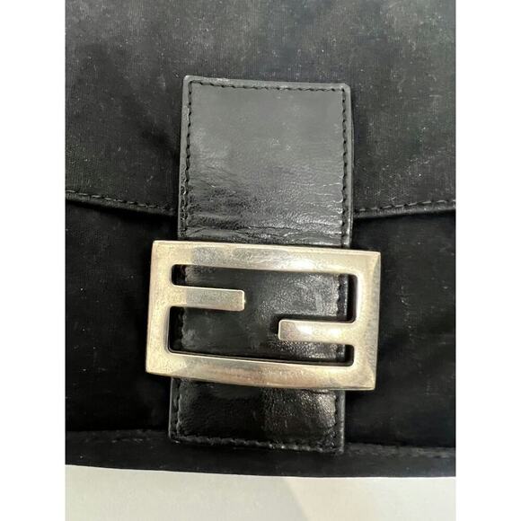 Vintage Fendi Black Suede Baguette Bag with Silver Hardware - Picture 3 of 8